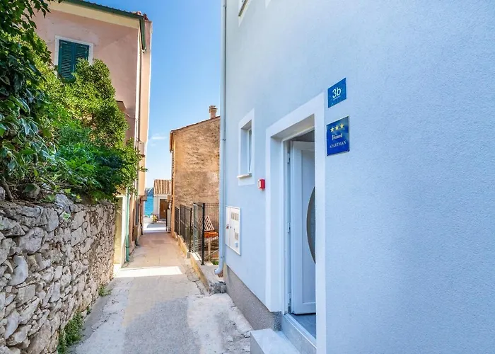 Apartment Beach Baska Apartman *